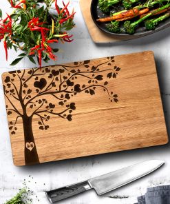 Tagliere Personalizzato con Albero e Iniziali Incise nel Cuore – Idea Regalo Romantica